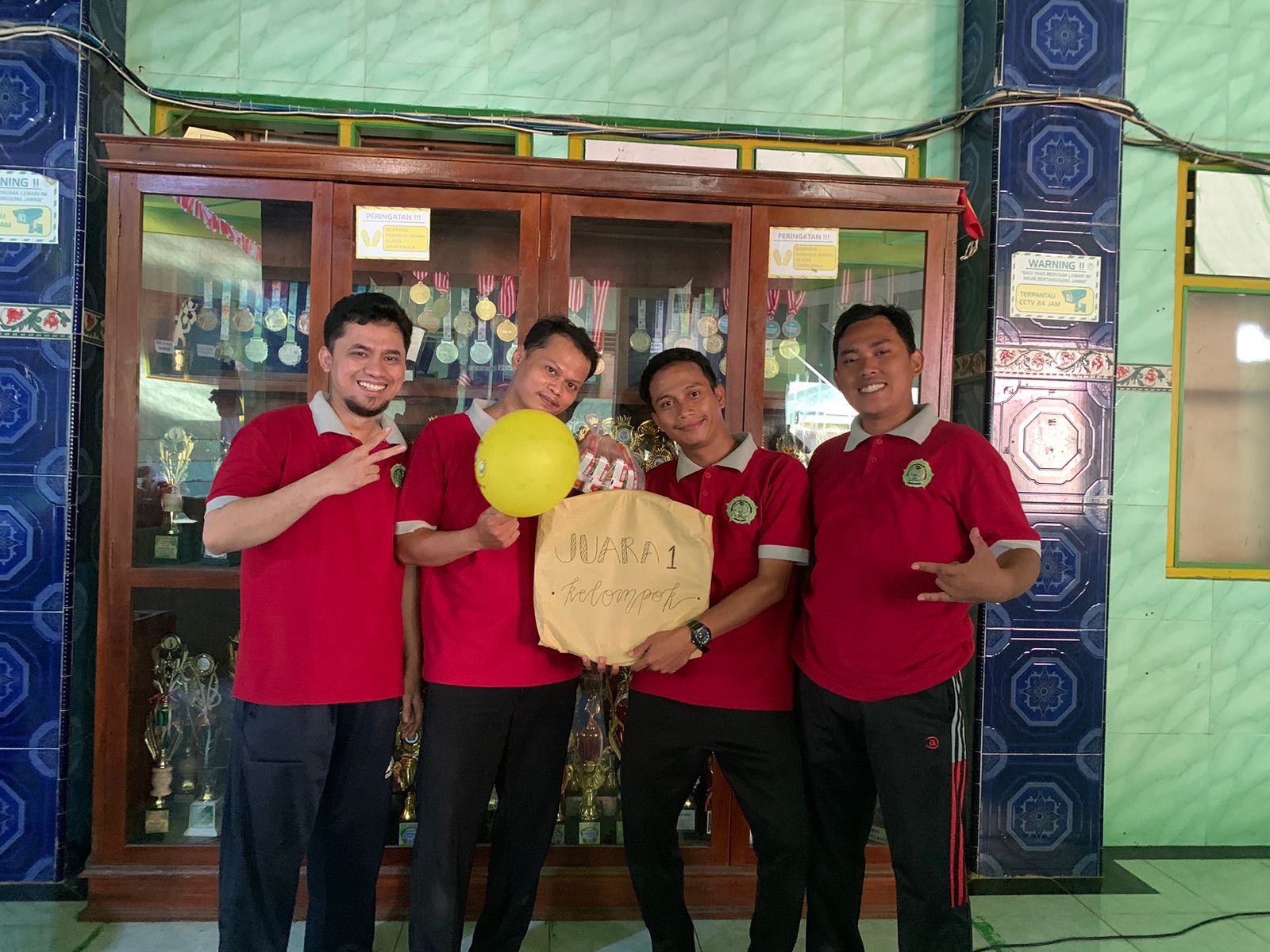 HUT RI KE - 79